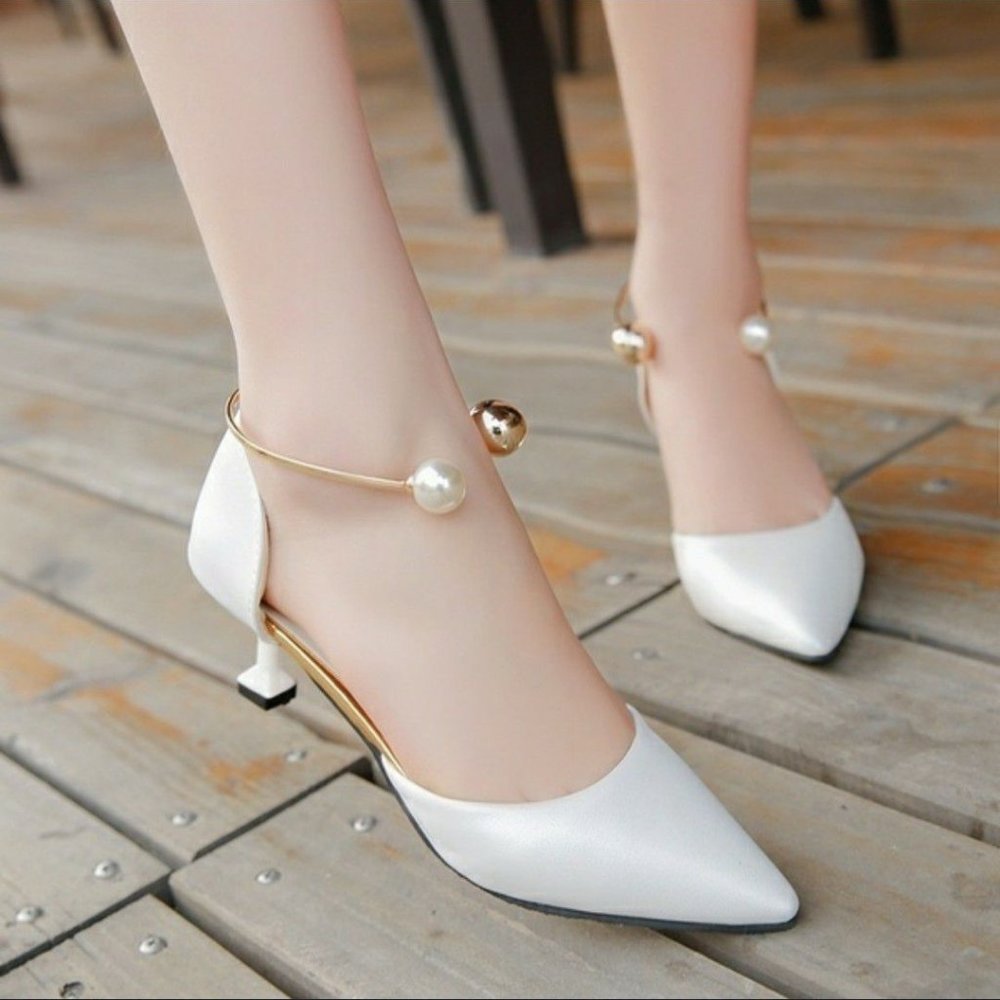 Women's Off-White Heels Fine Pointed toes 3" Heel